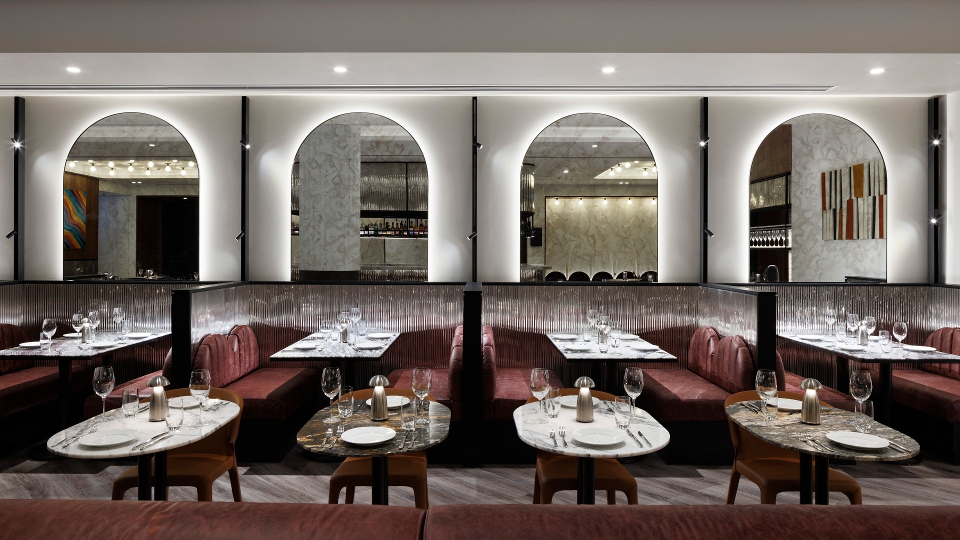 Dolly, the restaurant at Le Meridien, oozes old Hollywood glamour