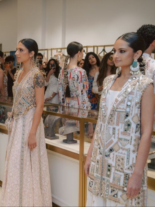Models in Shahnameh by Payal Singhal_New York Showcase (3)_TheNod