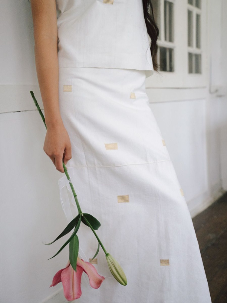 Kintem’s Nar bridal mekhela with gold patterns