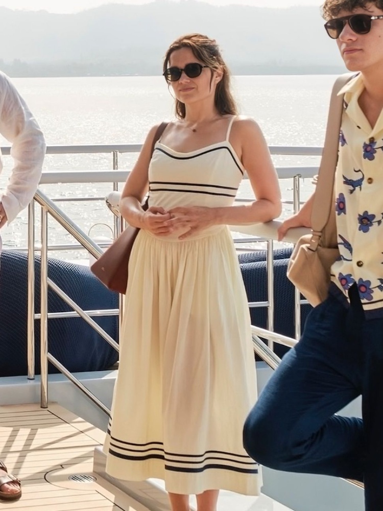 Sarah Catherine Hook as Piper Ratliff in The White Lotus