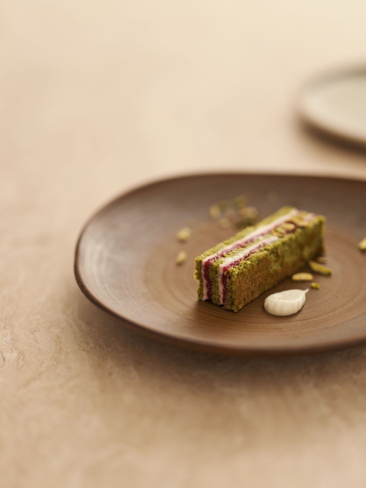 Pistachio and Raspberry Cake