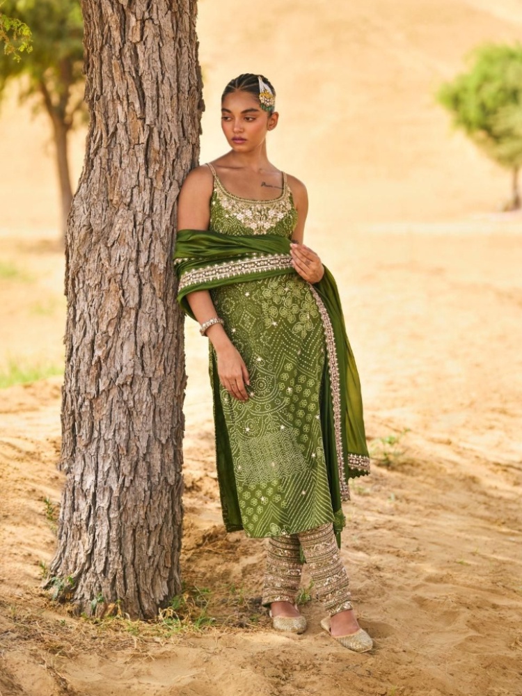 Noor kurta set, Punit Balana