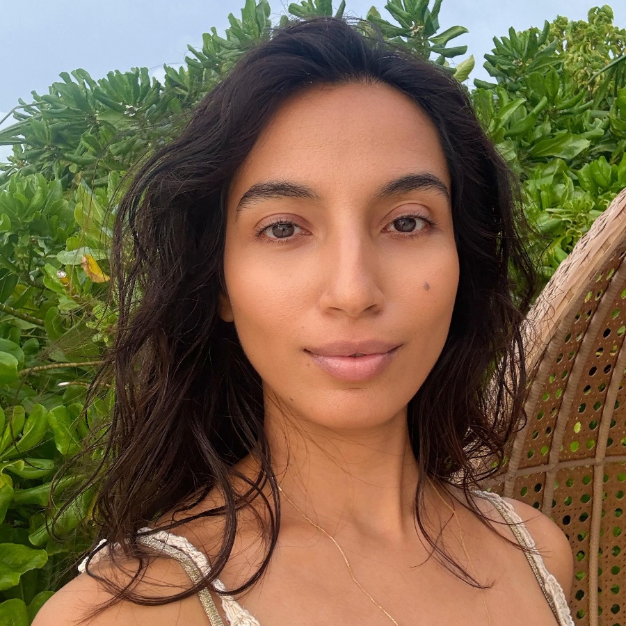 YSL national make-up artist Riviera Lynn Vaz shares her beauty essentials on 'Shelf Life' on The Nod