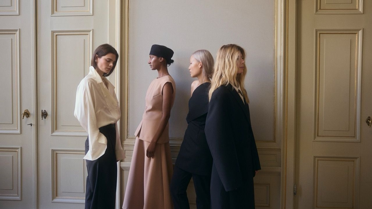 Models showcasing Róhe pre-fall 2025 | The Nod's minimalist accessible and affordable luxury brands