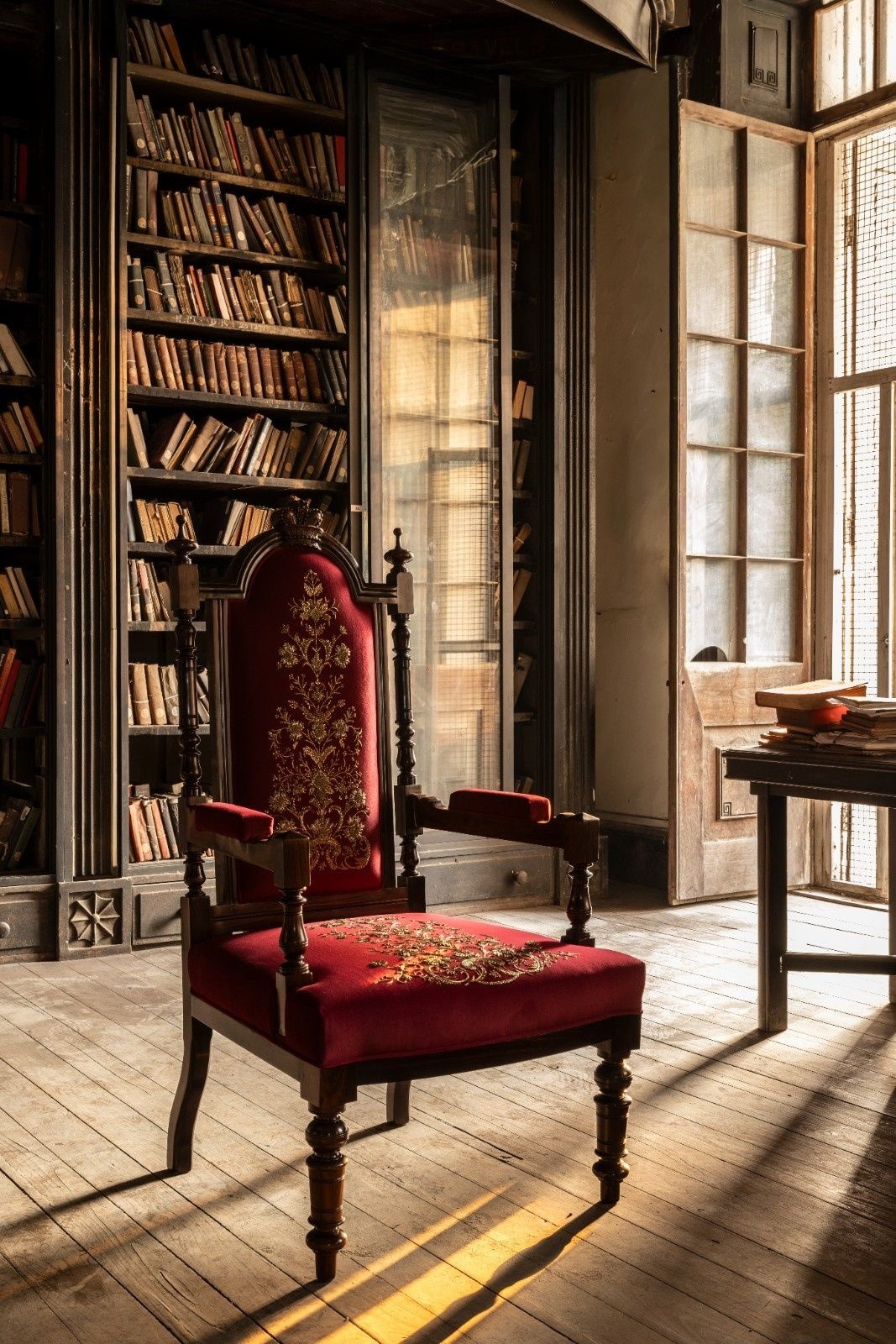 A History of India Through Chairs Mahendra Doshi Mumbai