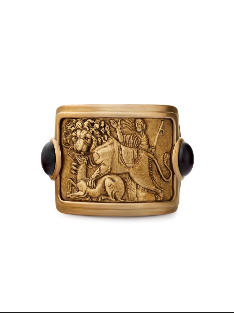 Sabyasachi x The Met collaboration jewellery_Cuff