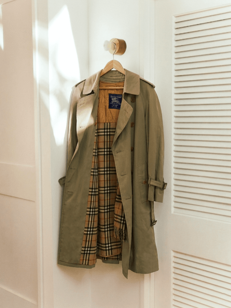 Burberry trenchcoat