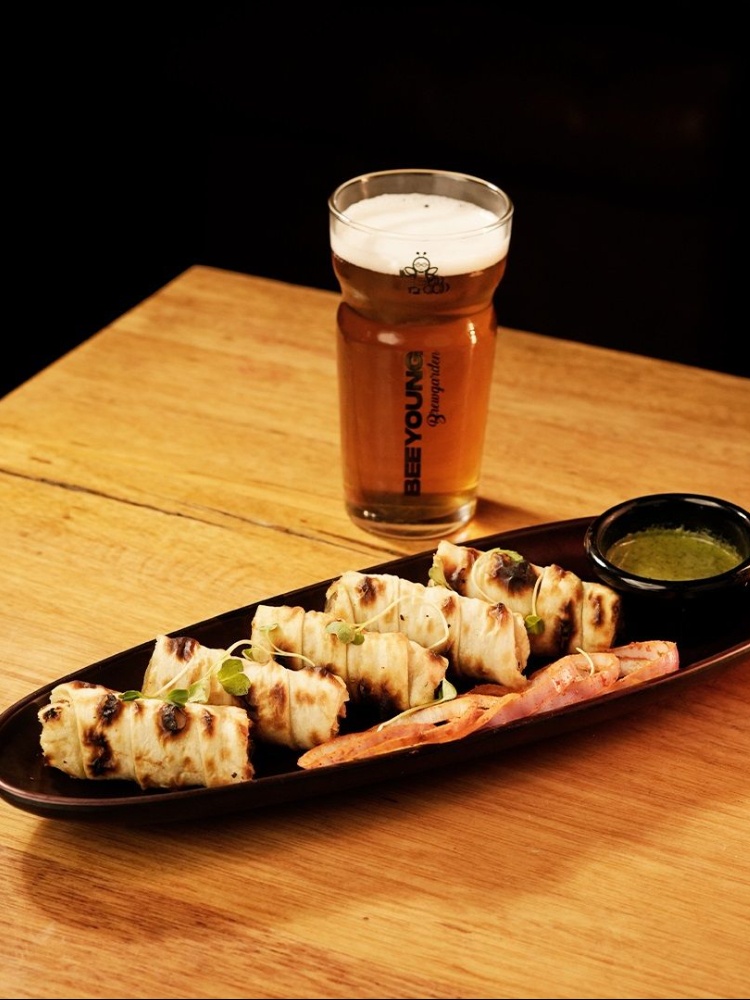 Seekh Naan By BeeYoung Brewgarden