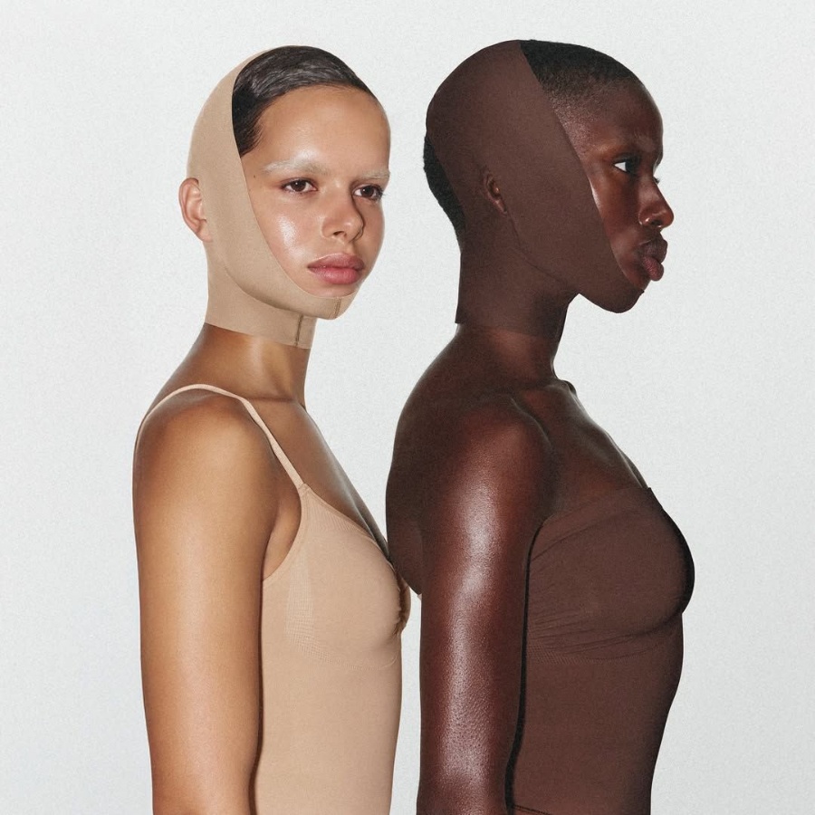 The new Skims Seamless Sculpt Face Wrap in clay and cocoa