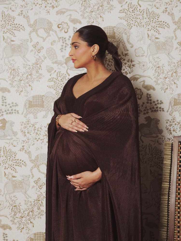 Zoya brand ambassador Sonam Kapoor wears the new My Embrace collection