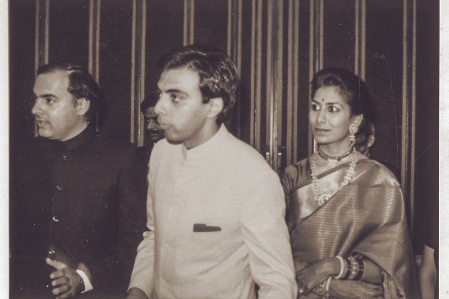 Rajiv Gandhi at Tahiliani’s wedding reception in December 1985
