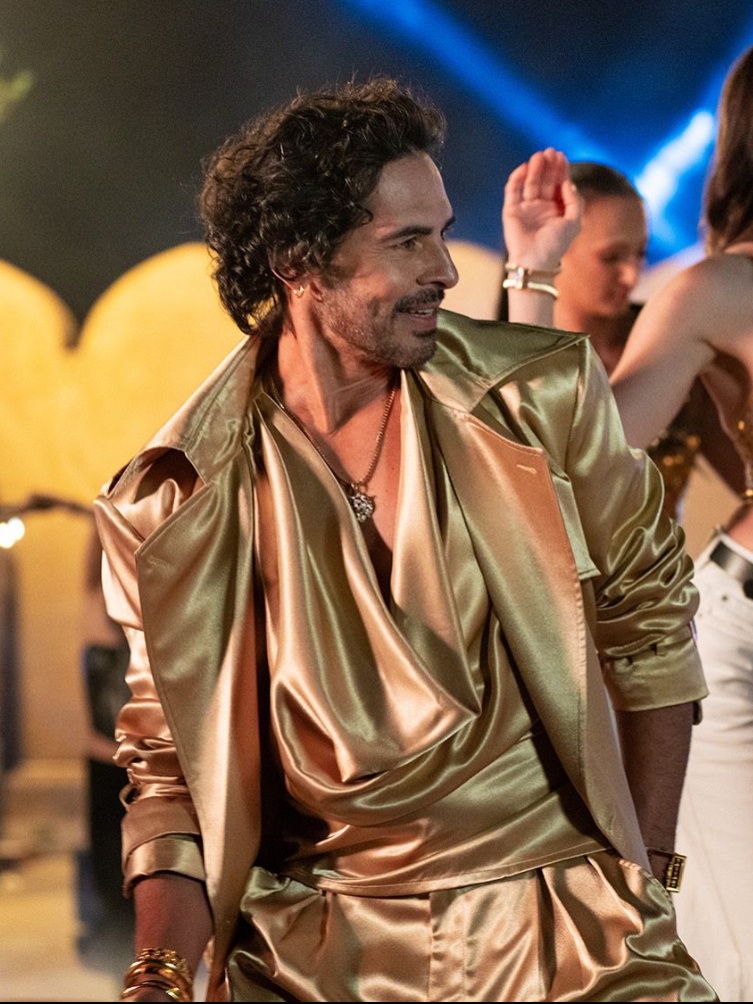 Dino Morea in a scene from The Royals