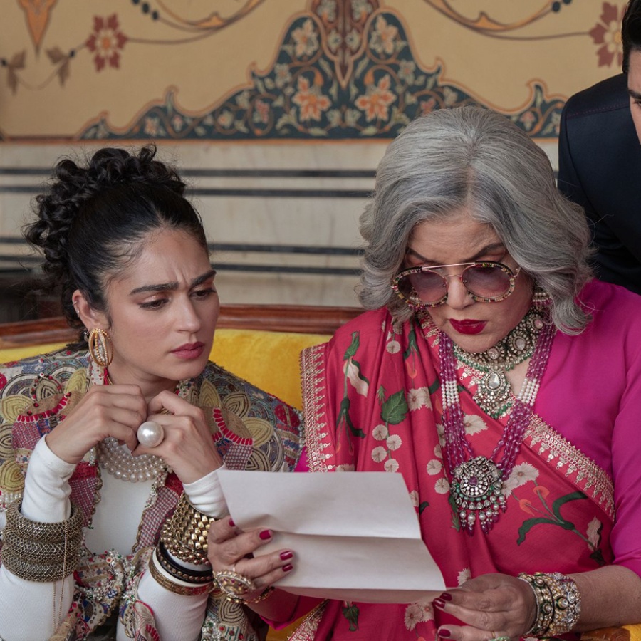 Cast members include Kavya Trehan, Zeenat Aman, and Vihaan Samat