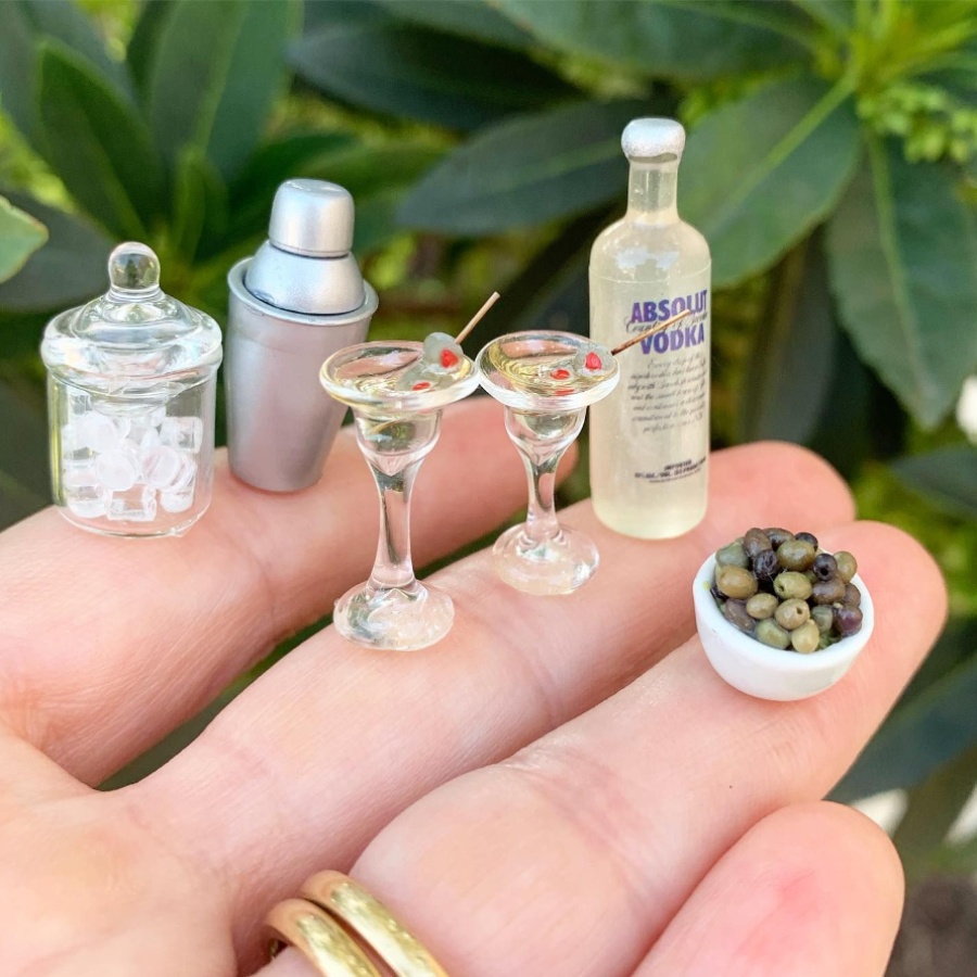 Tiny vodka martinis by Instagram user @domestikatethis