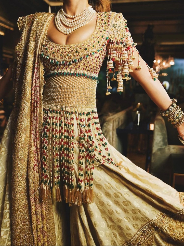 A close-up on Natasha Poonawalla’s custom custom sehra-inspired ensemble by Abu Jani Sandeep Khosla