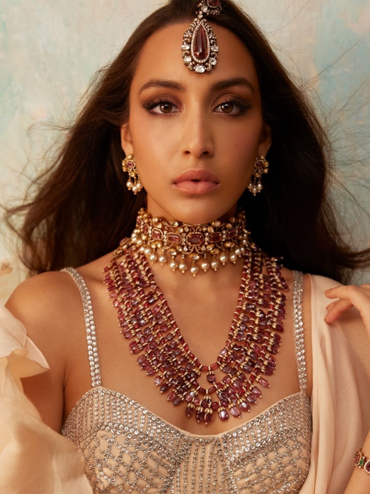 A model in Amrapali Jewels
