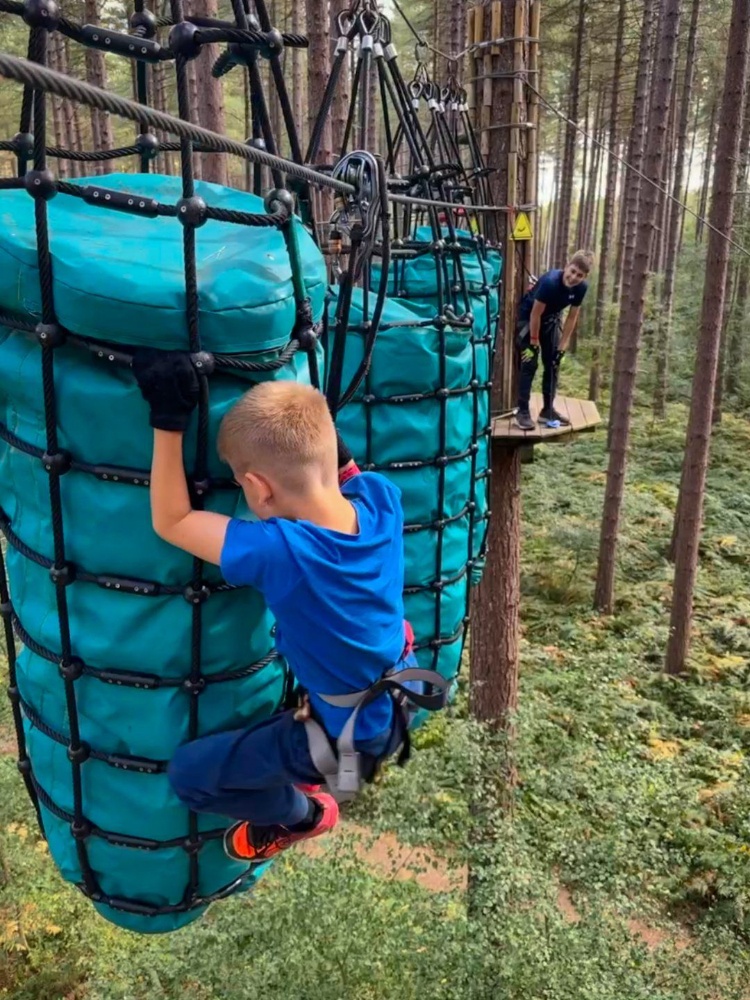 go ape tribe London swinging logs