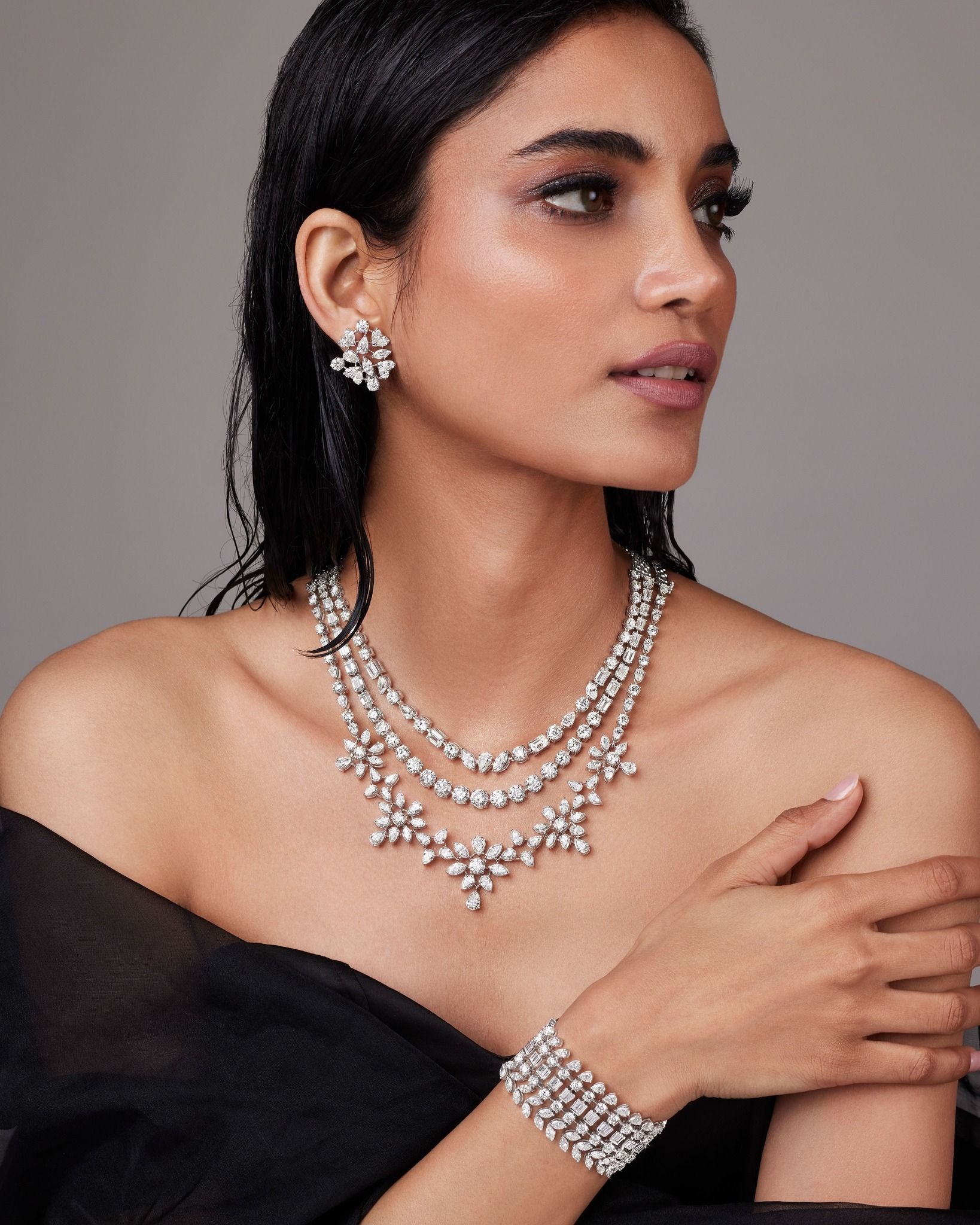 Diamond necklace set