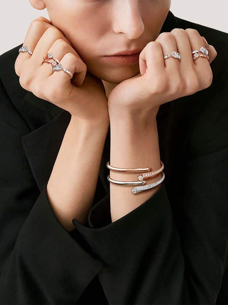 Forevermark model image featuring the Avaanti collection