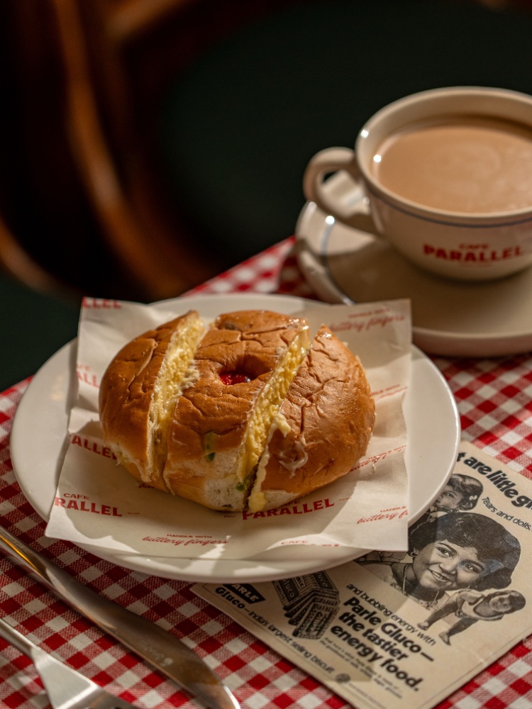 Bun maska with chai