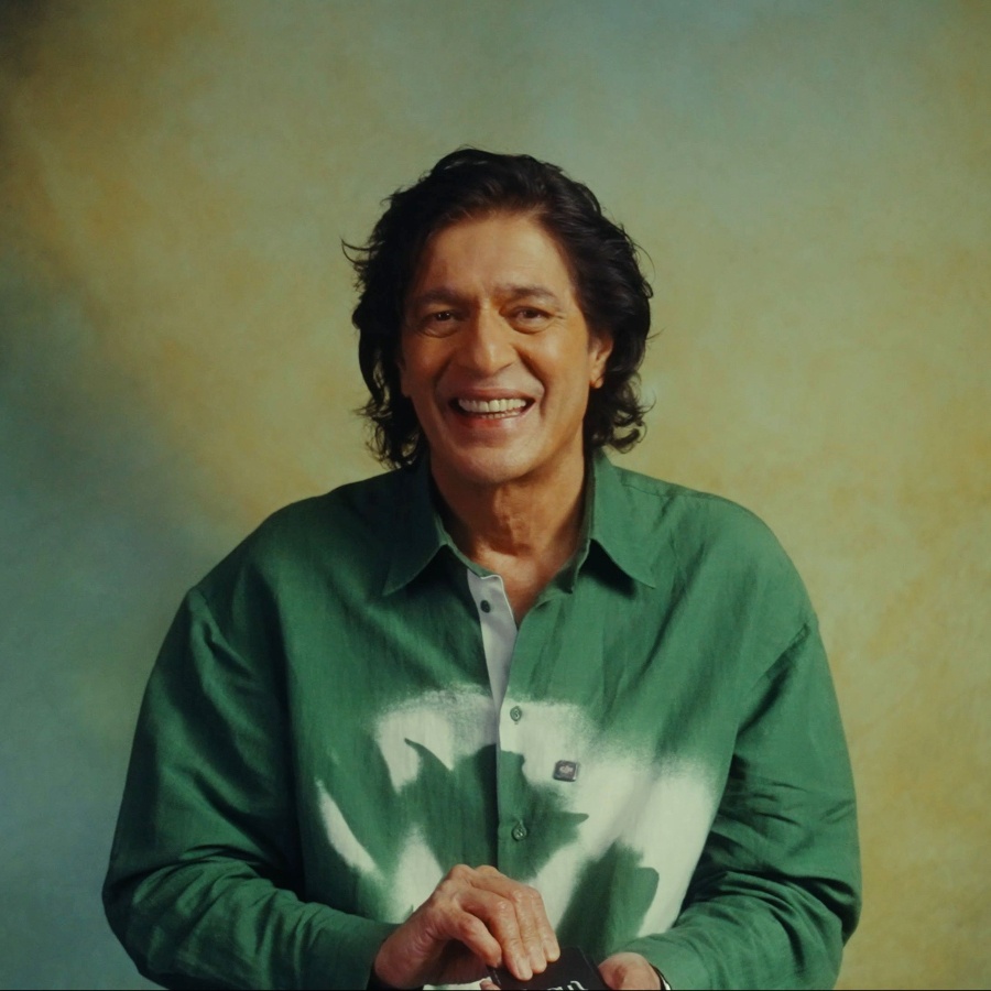Chunky Pandey playing Shuffled with The Nod